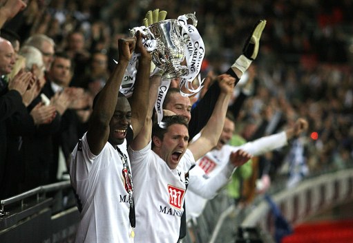 官方：阿森纳签下16岁金特罗兄弟，两人于2027年正式加盟