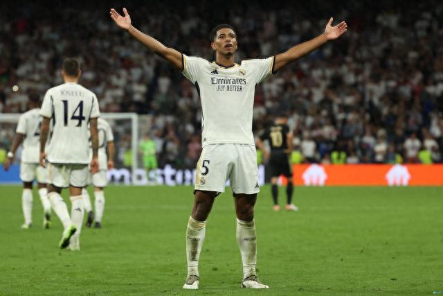 凌晨4点：欧冠19亿欧元对决，利物浦19人战国米，萨拉赫被弃！